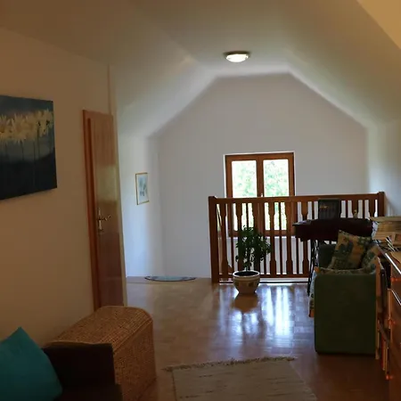 Gaestezimmer Weisch *