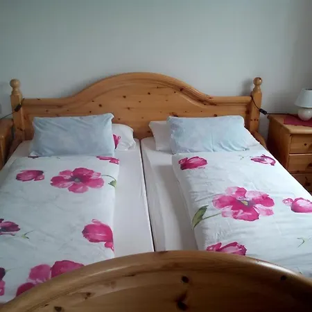 Gaestezimmer Weisch *