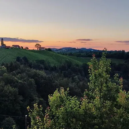 Gaestezimmer Weisch Apartman *