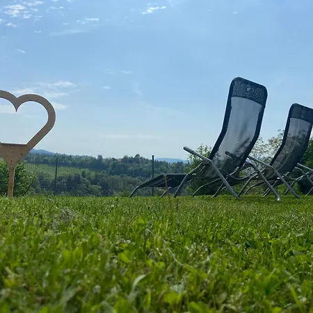 Gaestezimmer Weisch Apartman Leutschach