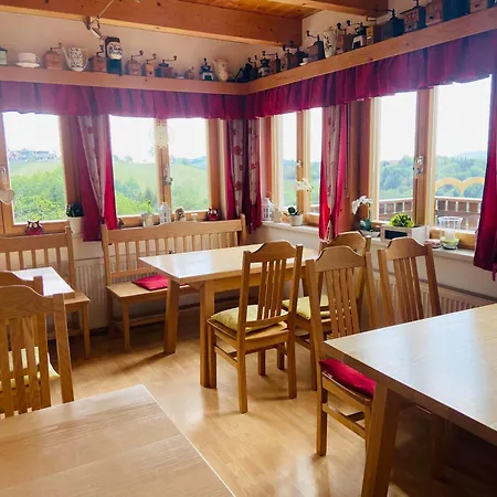 Gaestezimmer Weisch Apartman Leutschach