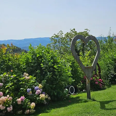 Gaestezimmer Weisch Apartman Leutschach