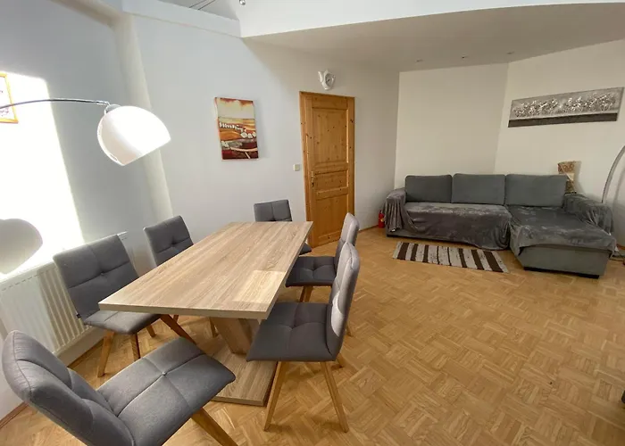 Gästezimmer Weisch Apartment *